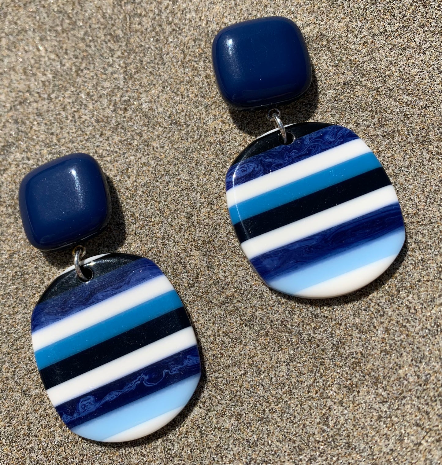 Cognac Earrings Blue & White