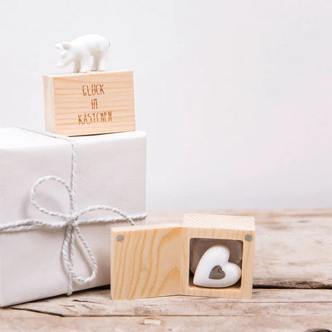 Porcelain Gift in Wood Box heart - R12613