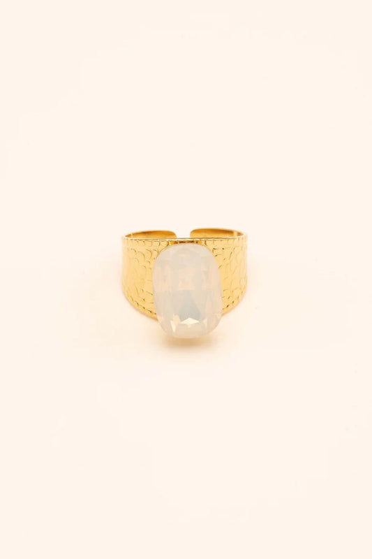 Ivana Ring White Opal